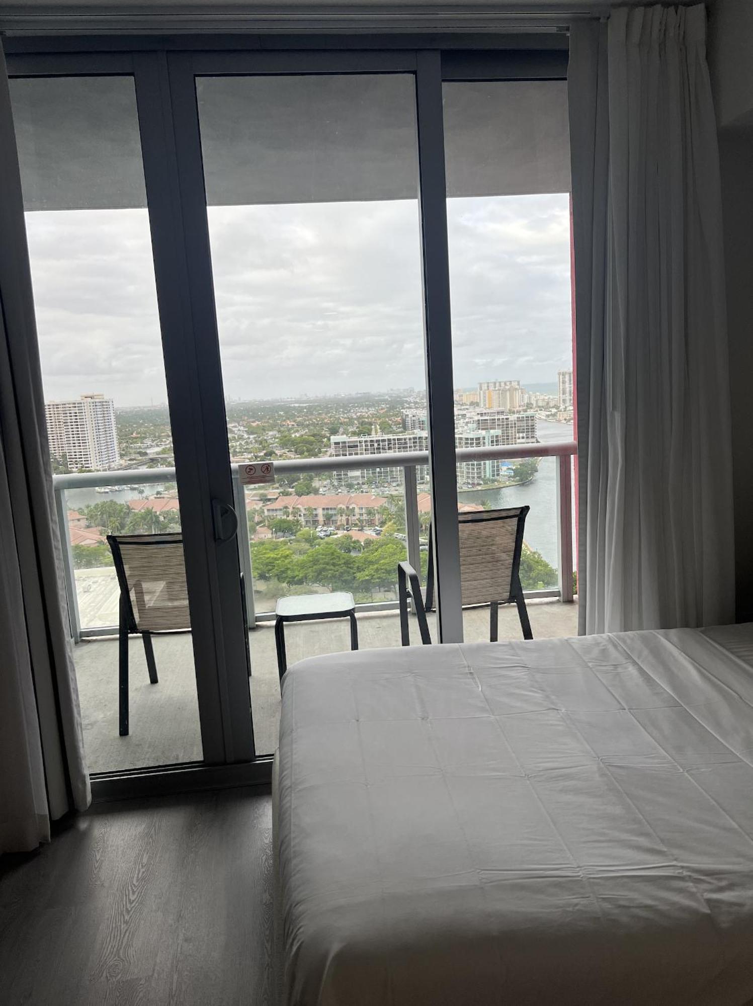 23Rd Floor Luxury & Spacious Beachwalk Resort Apartment With Amazing View Халландейл-Бич Экстерьер фото